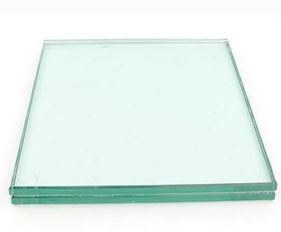 夹胶玻璃是在两片或多片玻璃原片之间,用pvb 聚乙烯醇丁醛 树脂胶片